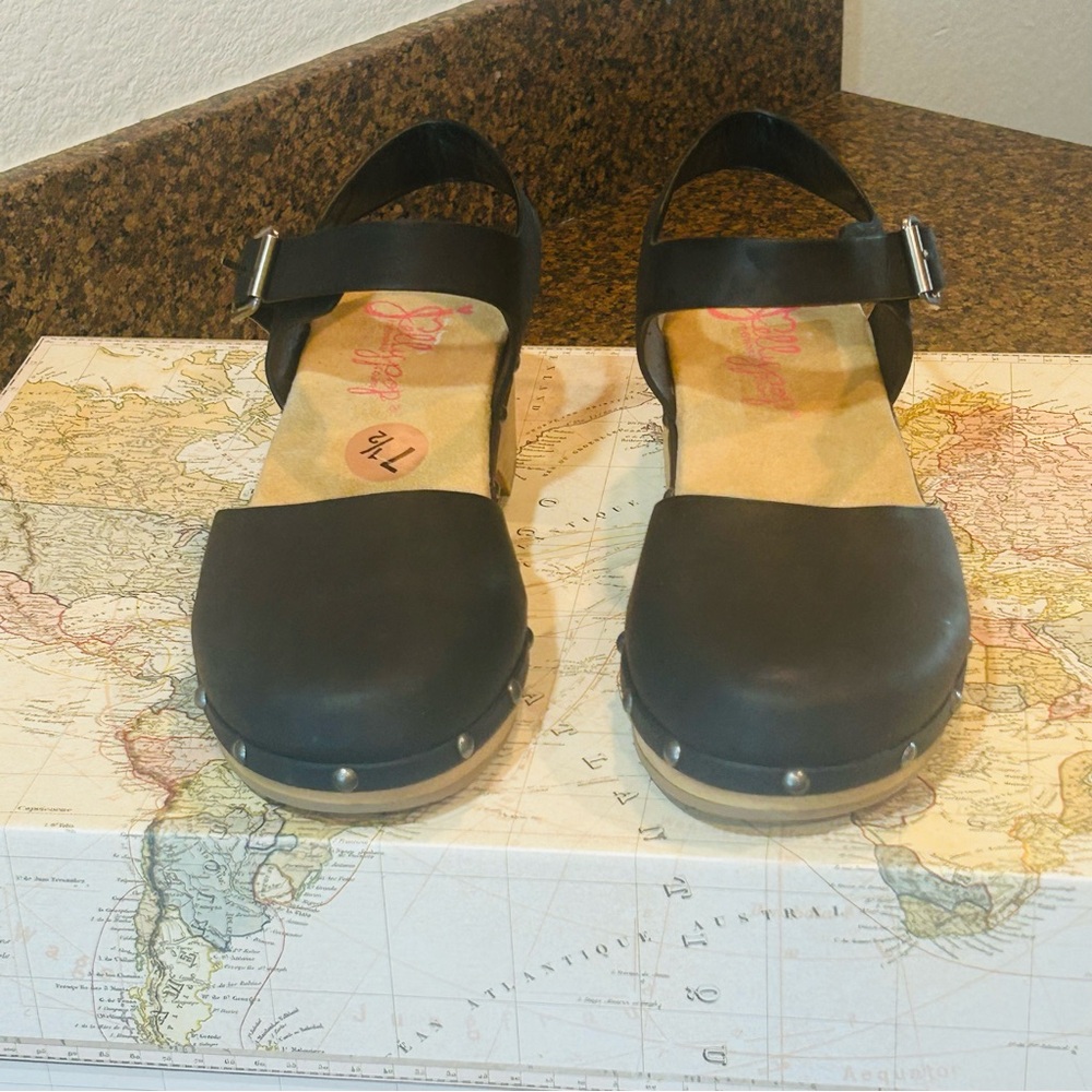 NWOT Women's Jellypop Baronet Black Platform/ Wedge
Sz: 7.5 - Picture 7 of 9